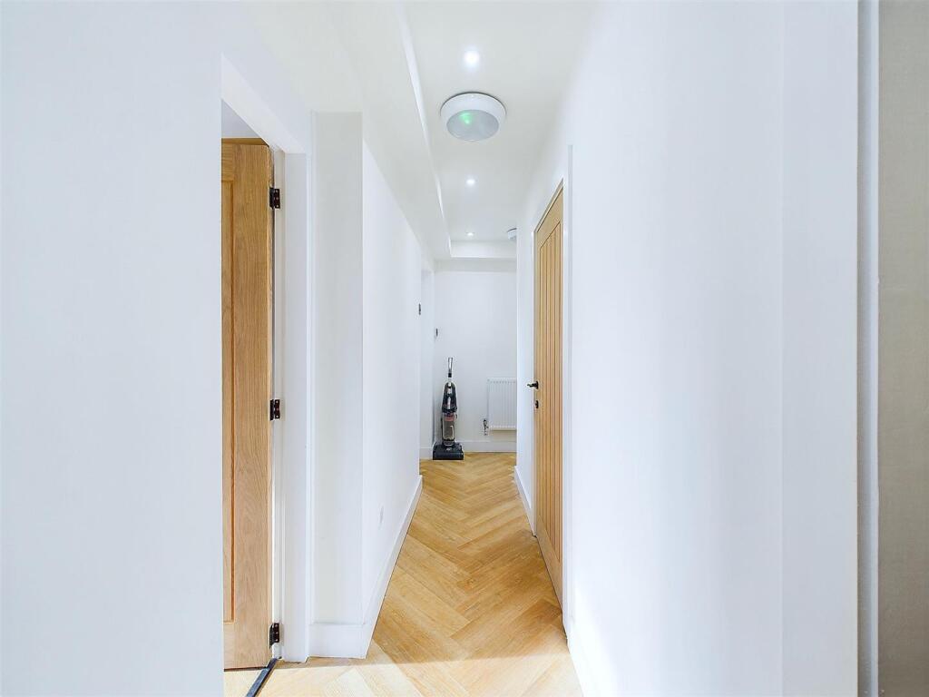 10 - 6 Bedroom HMO.jpg