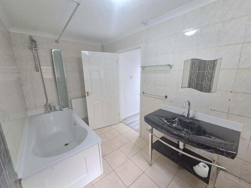 Bathroom.jpeg