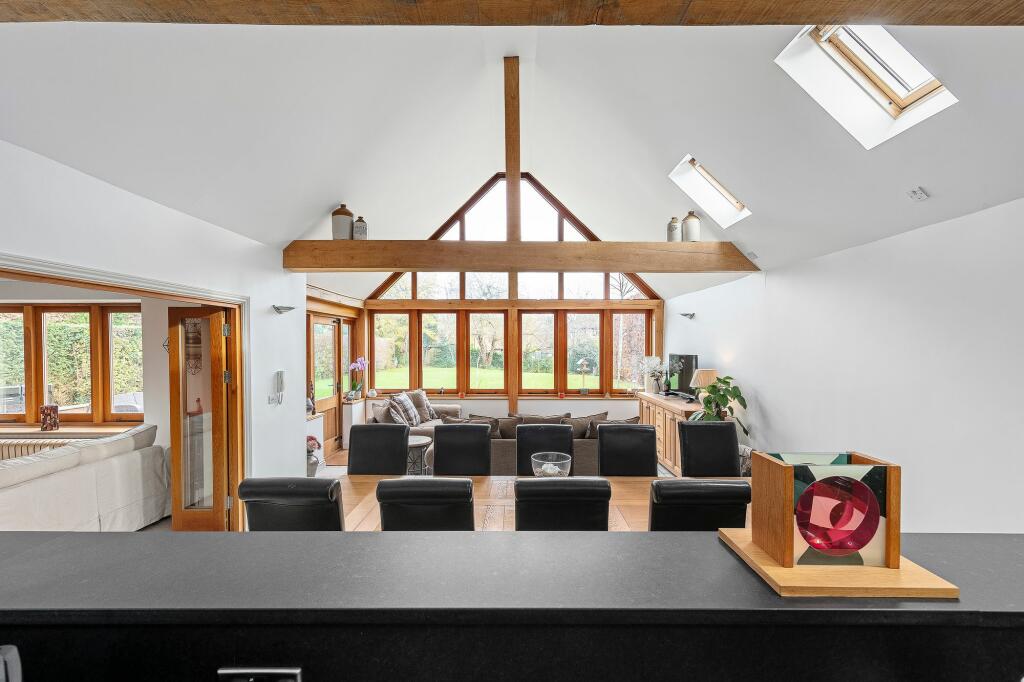 FAMILY ROOM / DINING AREA / KITCHEN