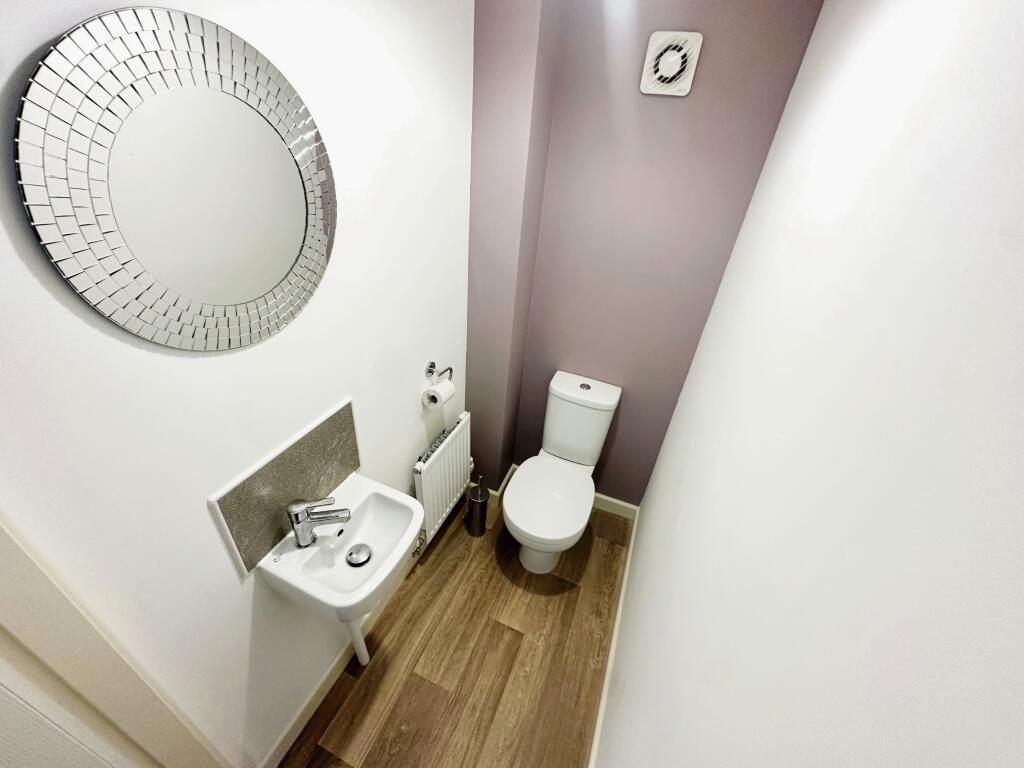 Cloakroom/wc