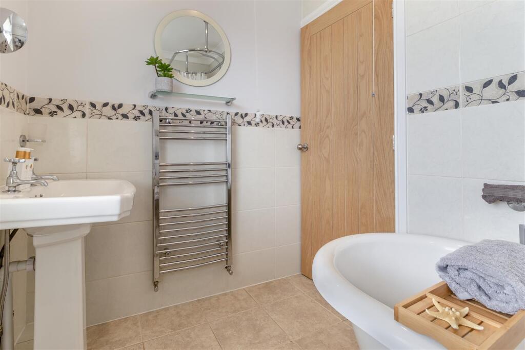 8640908-interior27.jpg