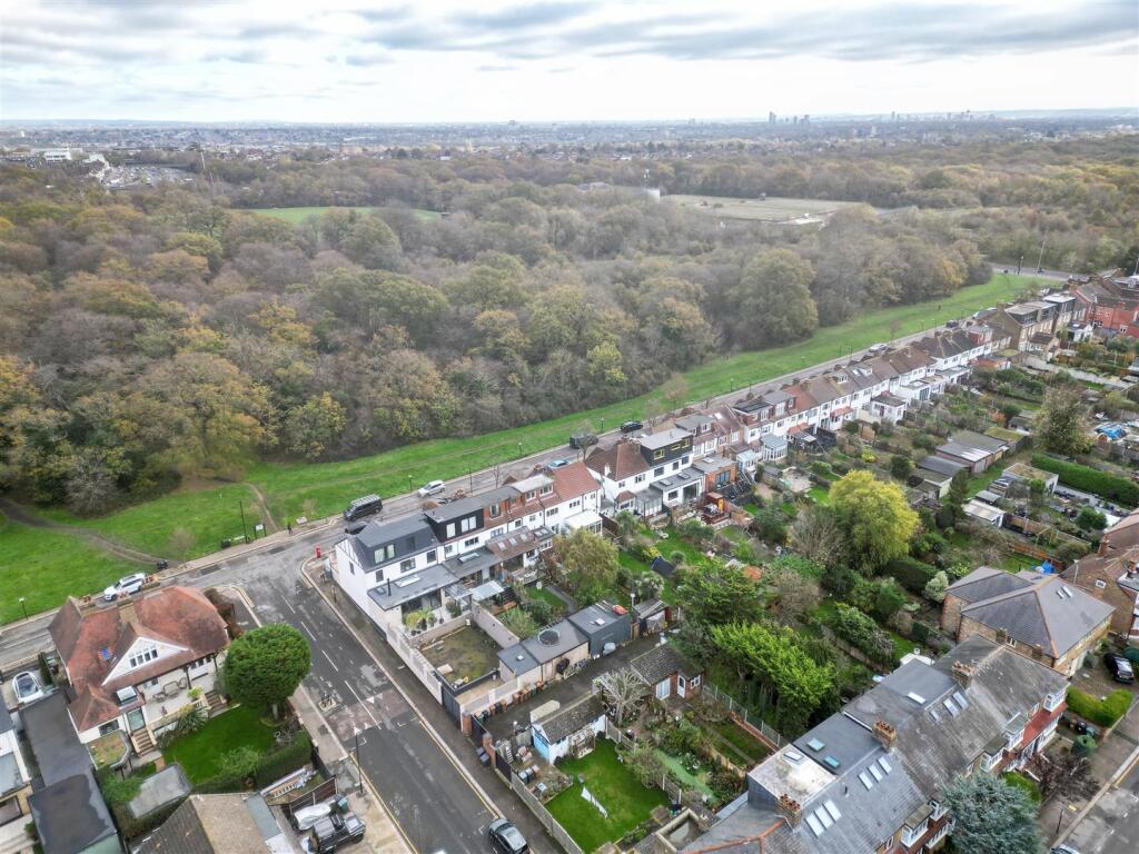 Beacontree Avenue, E17