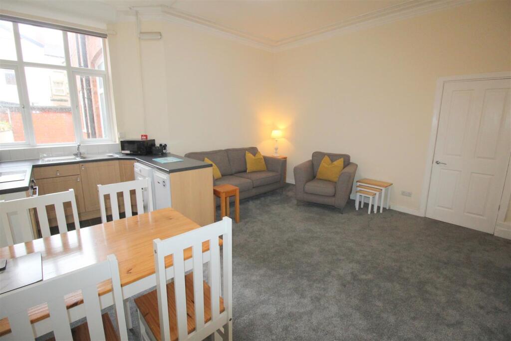 Open Plan Lounge/Kitchen