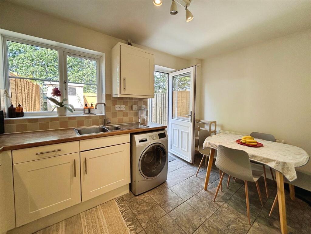 8e7b823e--48A6-8184-C49D067A9011-43586-00001C70627