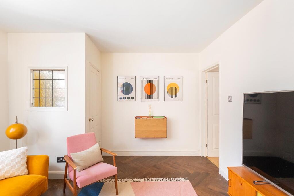 1W9SAN - Living Room E.jpg