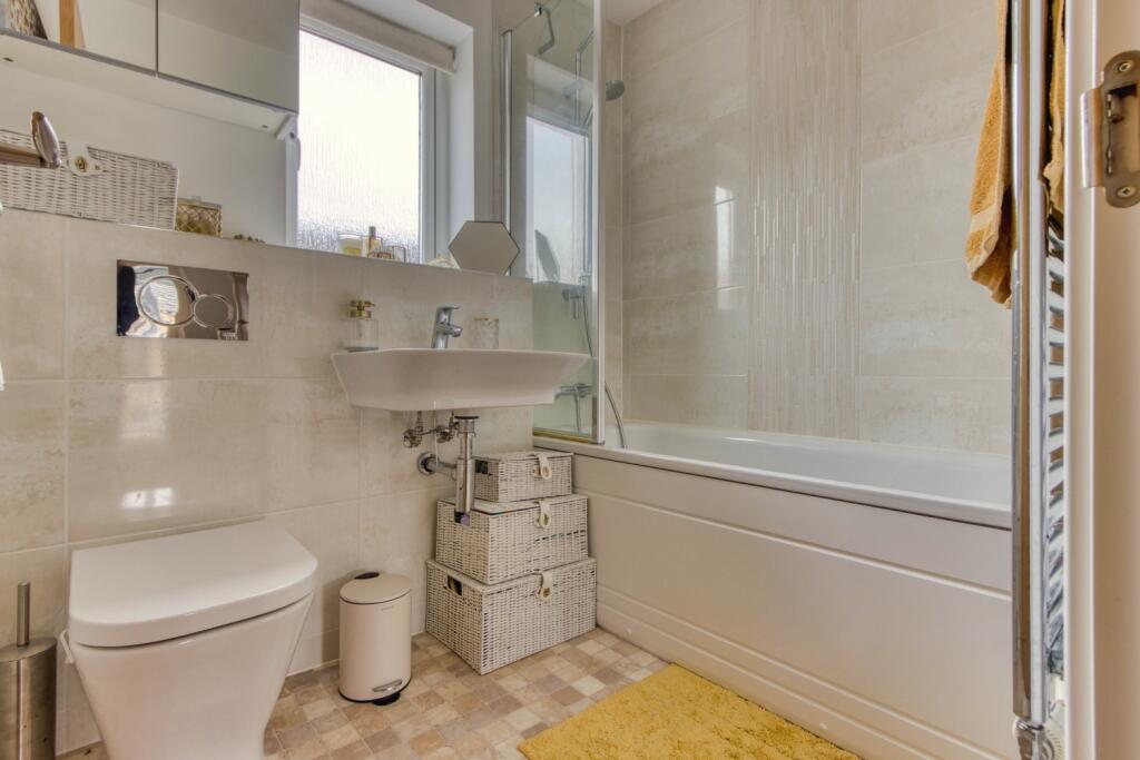 Ewemove Taunton - Firepool View (9)