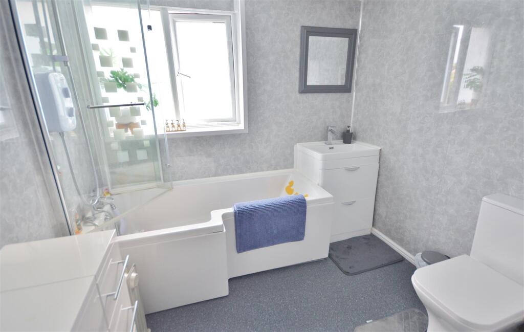 THREE PIECE BATHROOM SUITE