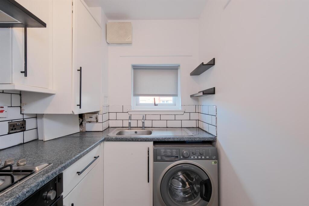 012-32 Cairn Court, Motherwell, ML1 1TD.jpg