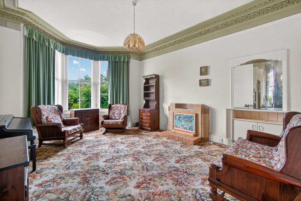 6_17 stanlane place, largs _06.jpg