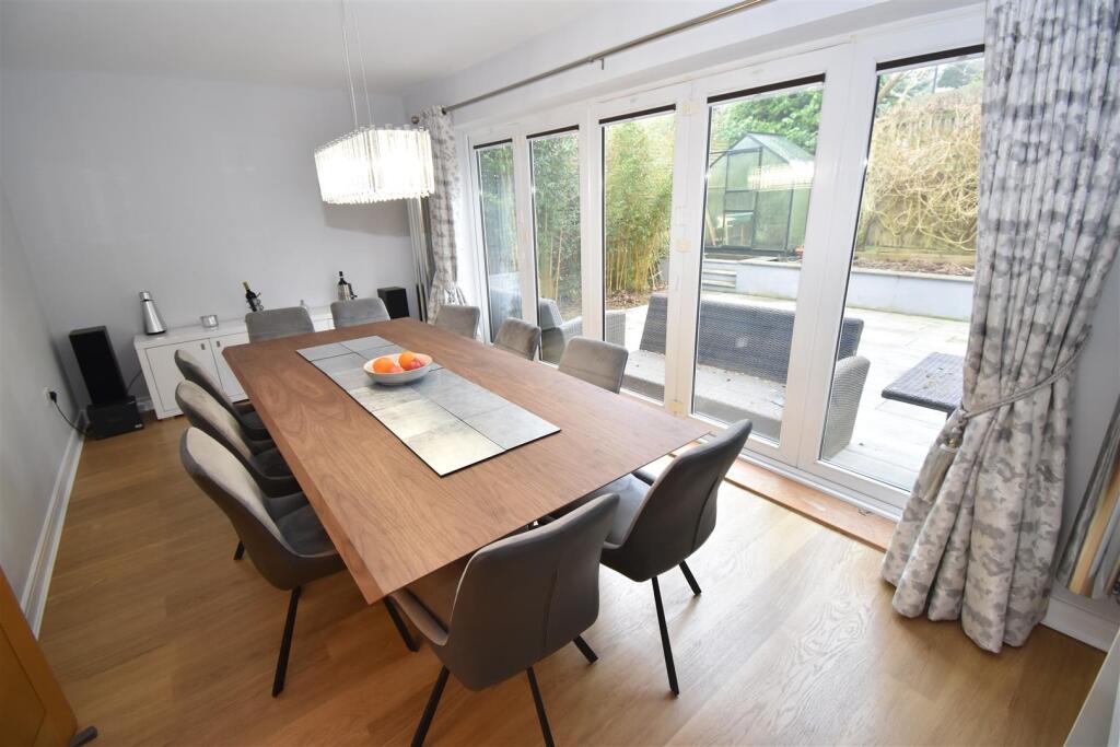 Dining room.JPG