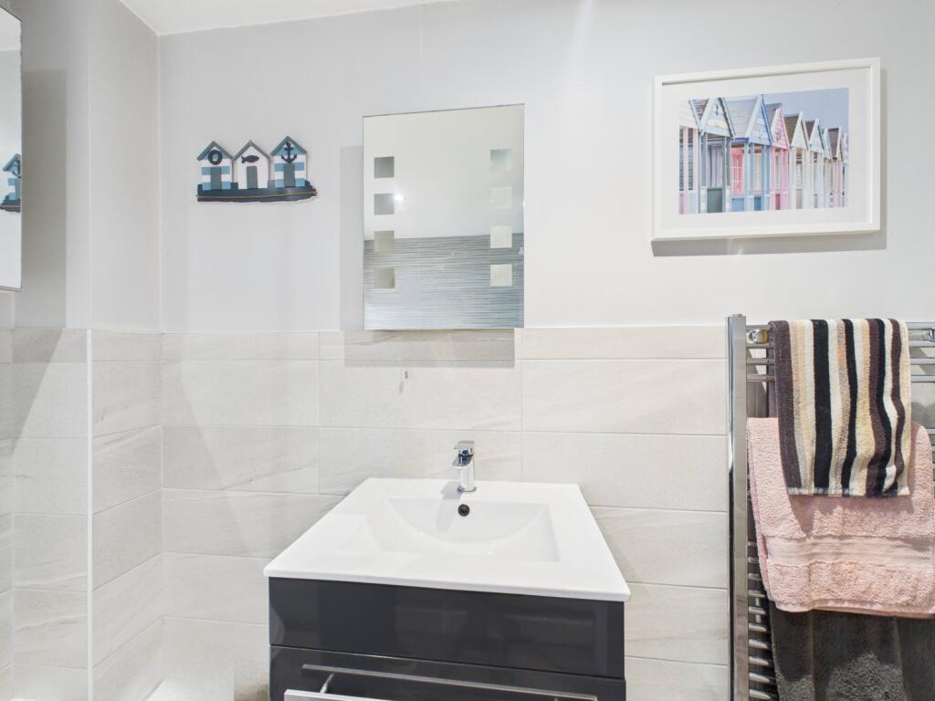 CAM03293G0-PR0251-STILL012