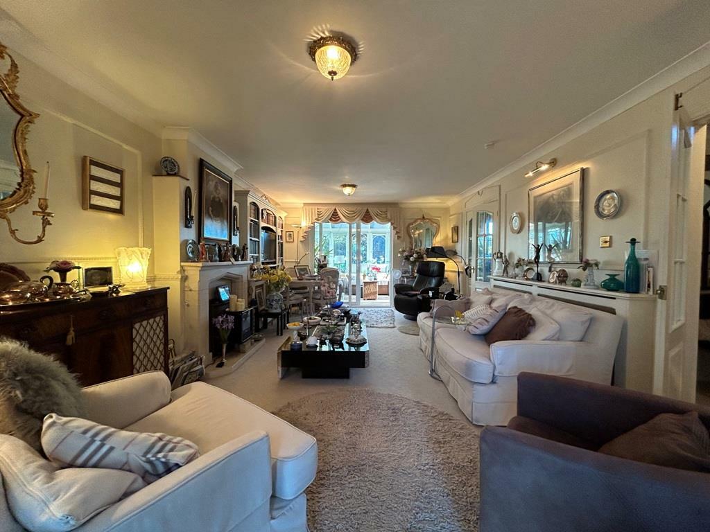 FORMAL SITTING ROOM