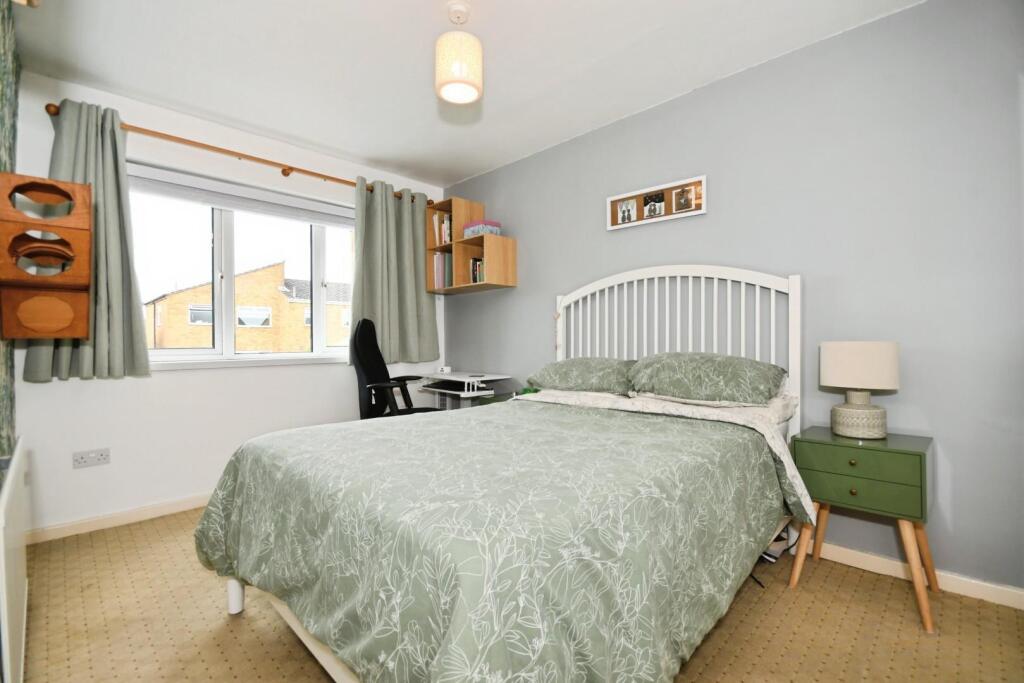 BEDROOM 2.jpg