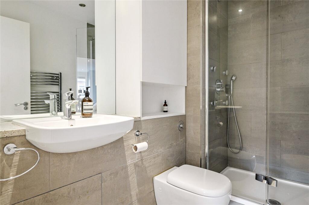 En Suite Bathroom
