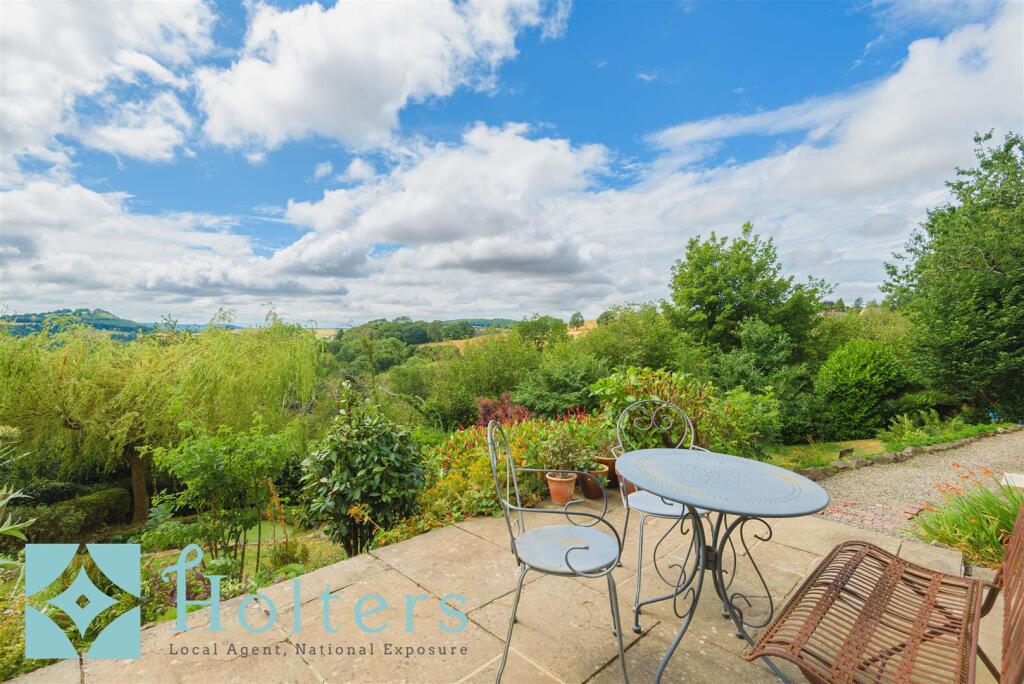 Charles's Cottage, Round Oak-32.jpg