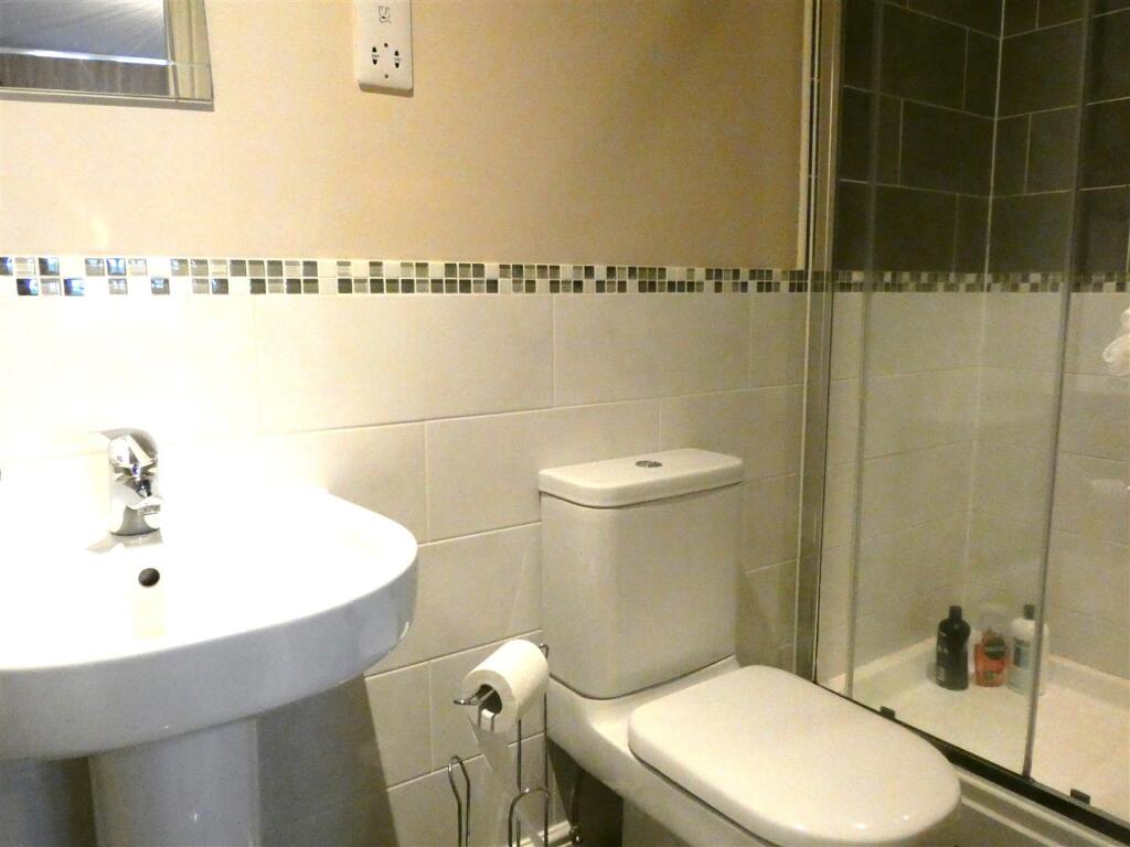 EN SUITE