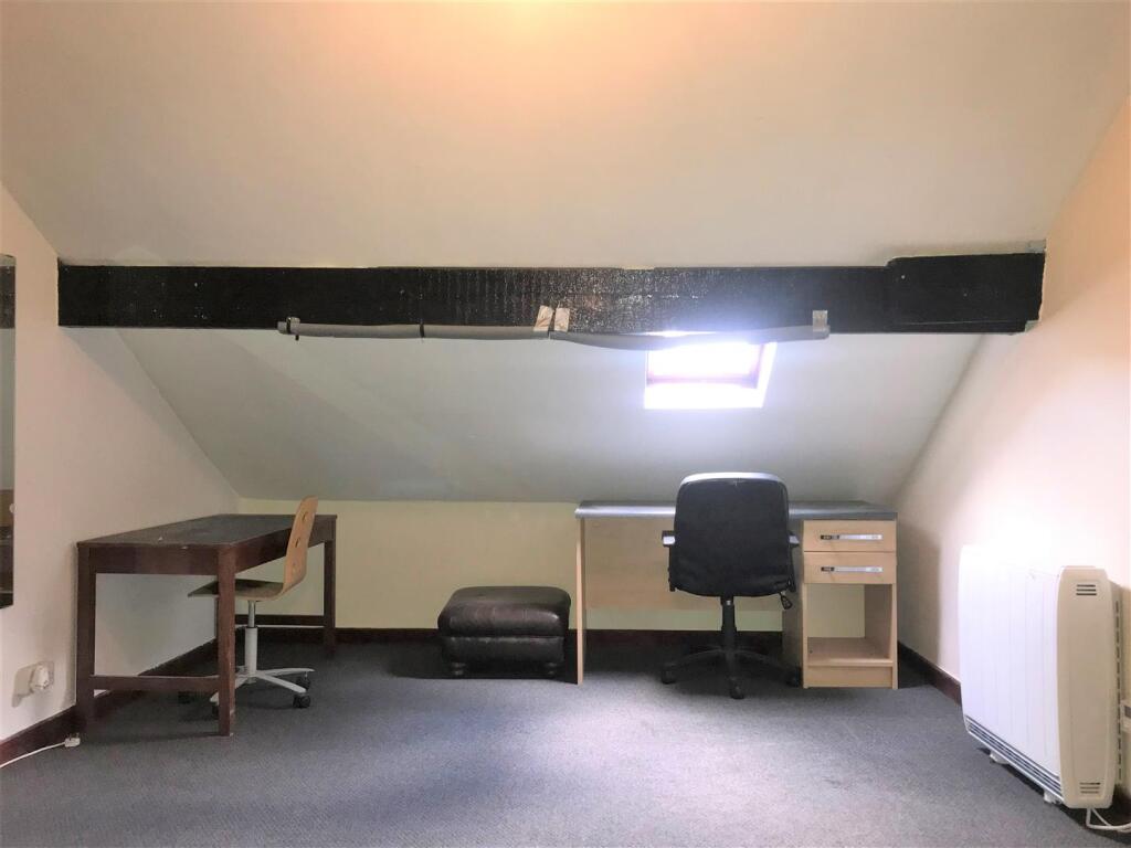 BEDROOM 5.jpg