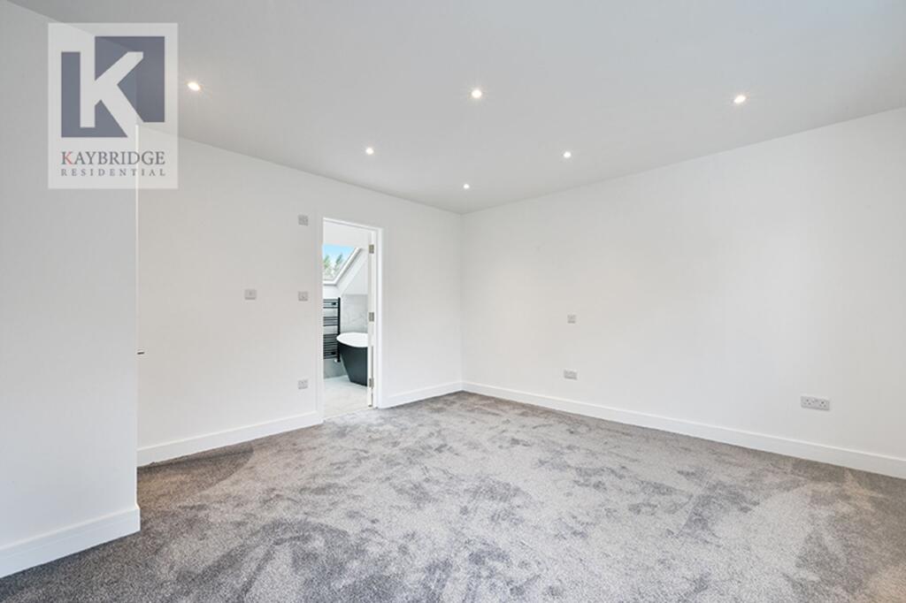 Donnington Road, Worcester Park - KT4 8EN