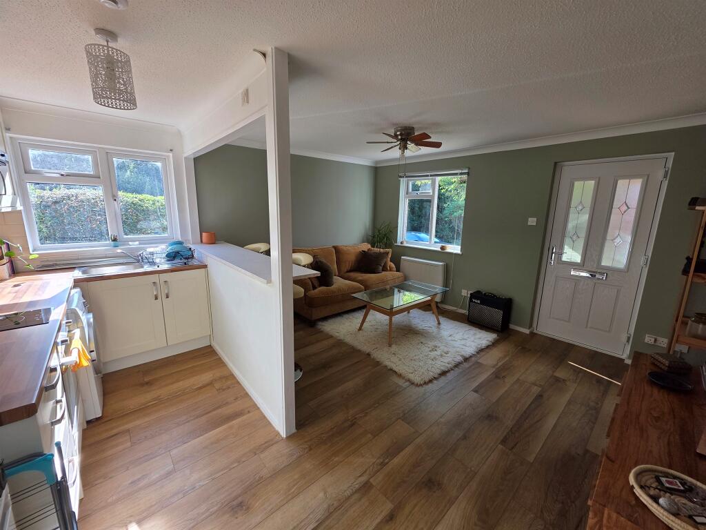 Open Plan Lounge /Kitchen