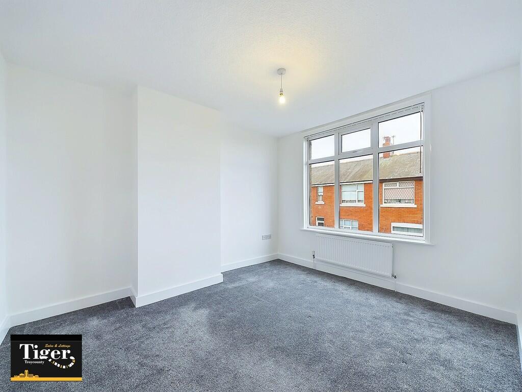 CAM02176G0-PR0389...