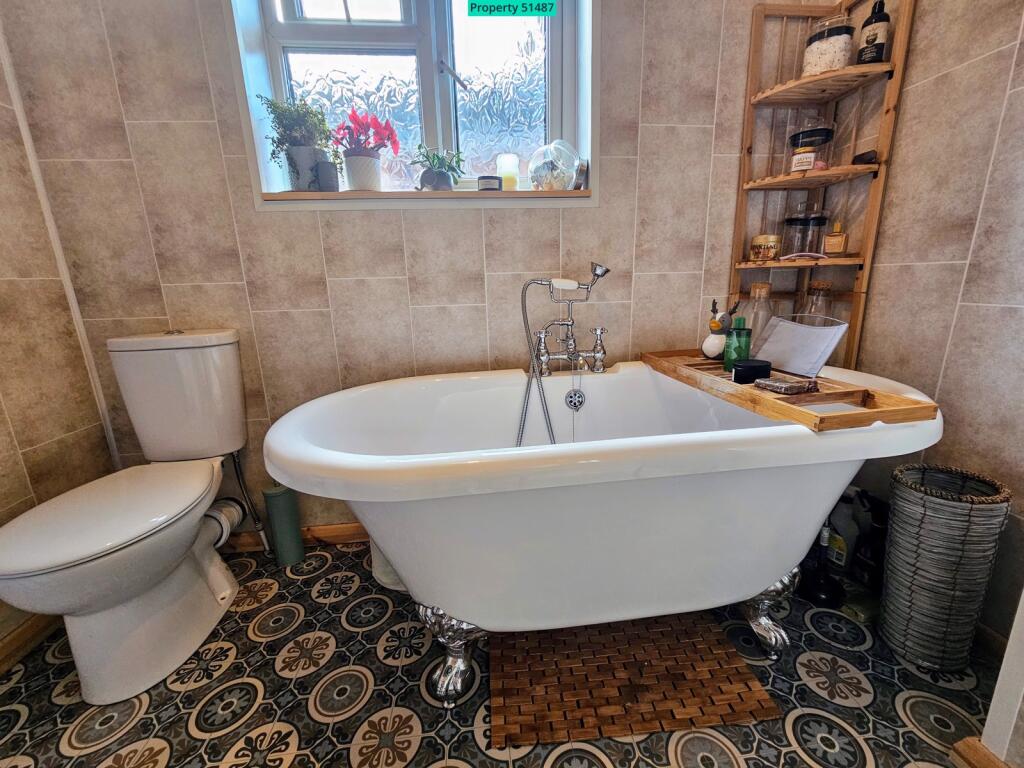 Claw Bath