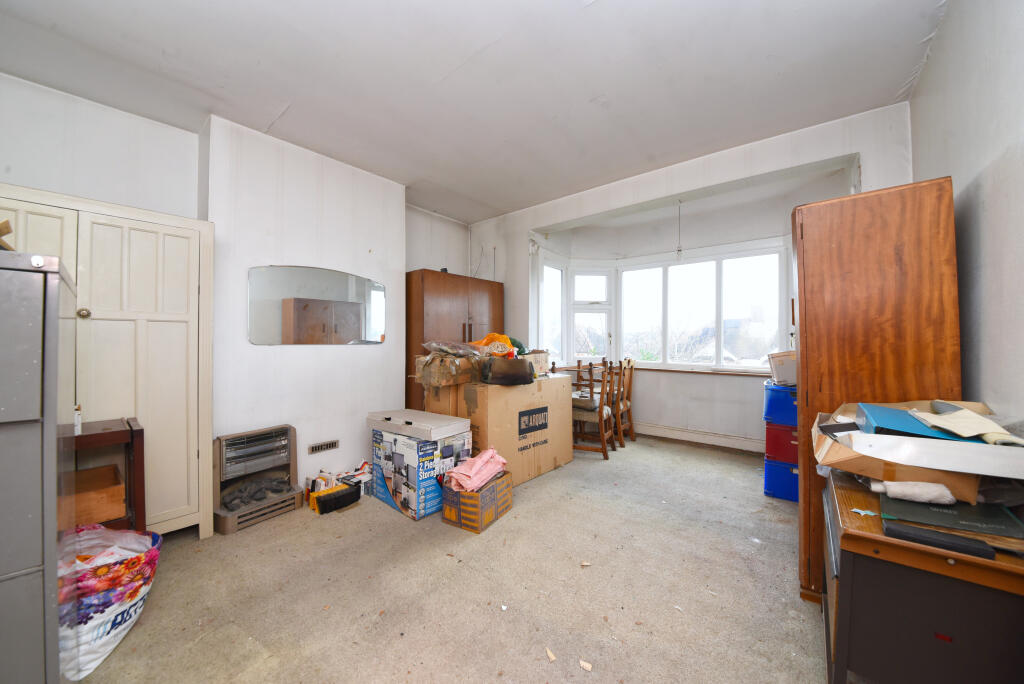 71 Lullington Garth, Woodside Park, London, N12 7BL