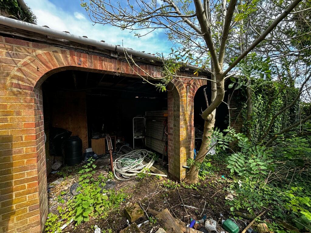 Triple Garage