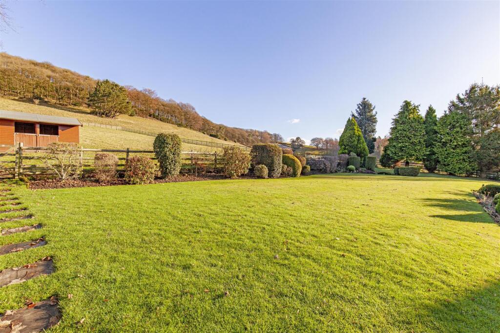 Rear External-18.jpg