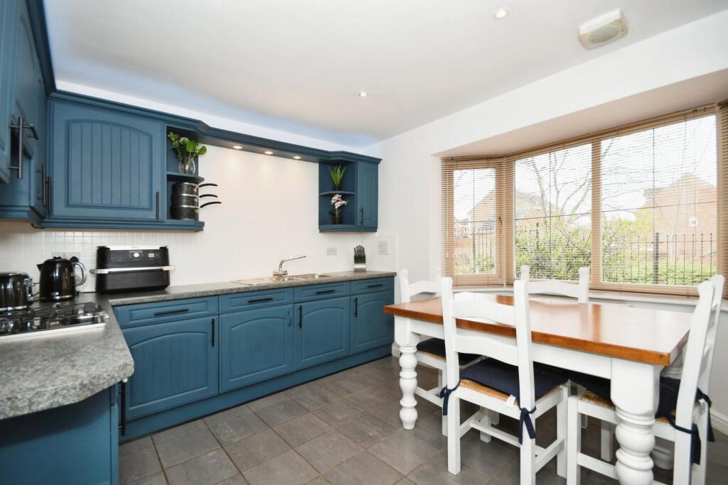 KITCHEN DINER 01.jpg