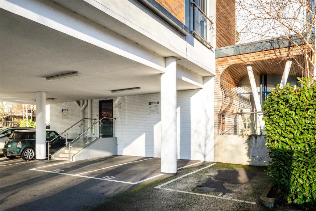 Grove House-4.jpg