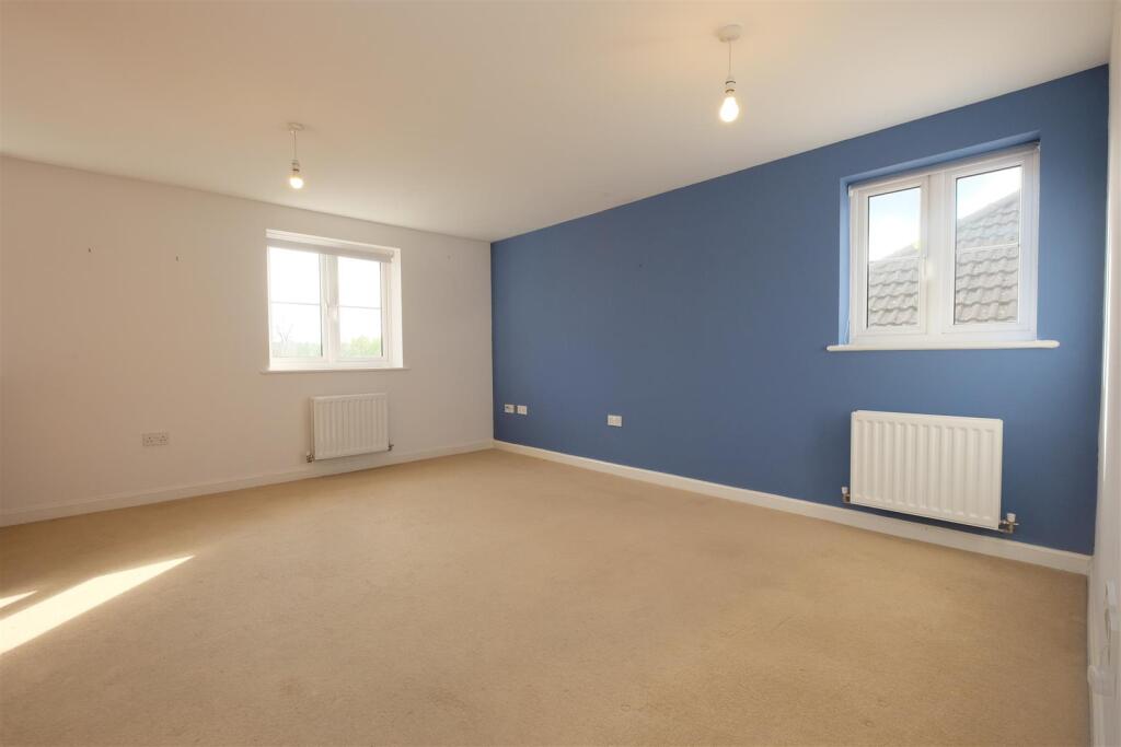 12 Valerian Close, Shirehampton, Bristol BS11 9UE 
