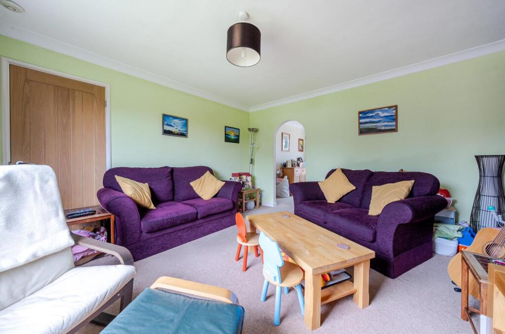 2 Gainsborough Crescent, Hillmorton (22).JPG