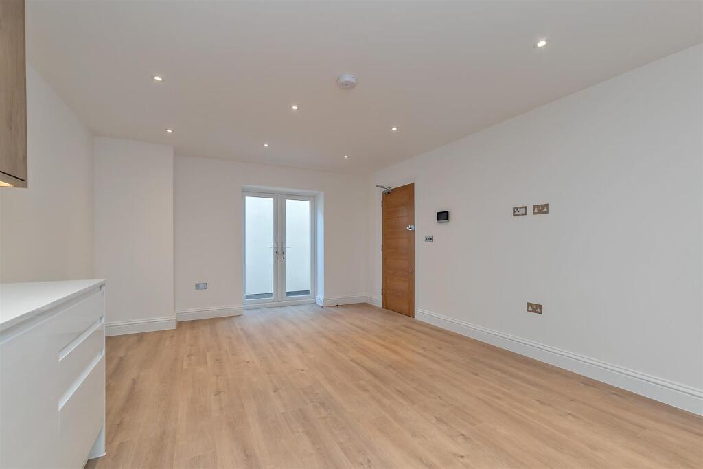 382HatfieldRoad-16.jpg
