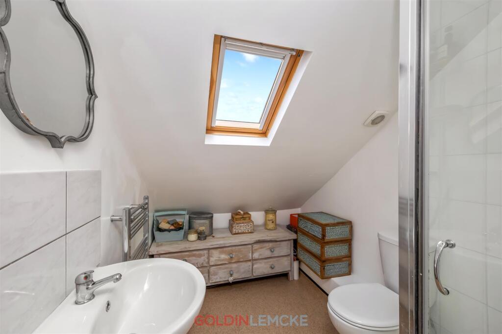 En Suite Shower Room