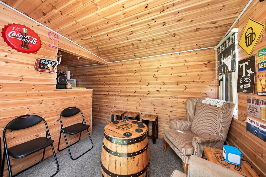 GARDEN OFFICE/STUDIO