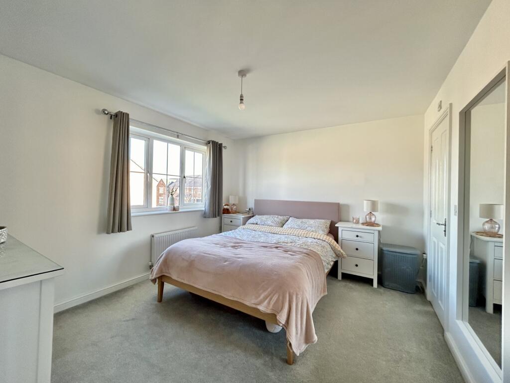 Bed Main 2