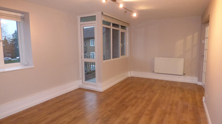 LOUNGE / DINING ROOM