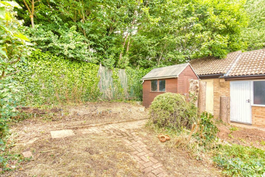 Ewemove Taunton - Allington Close (7)
