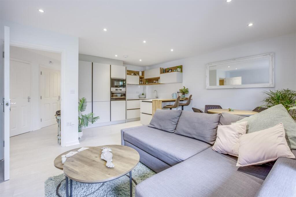 1 Riverlock Court, Spring Gardens Road, HP13 7FN-8