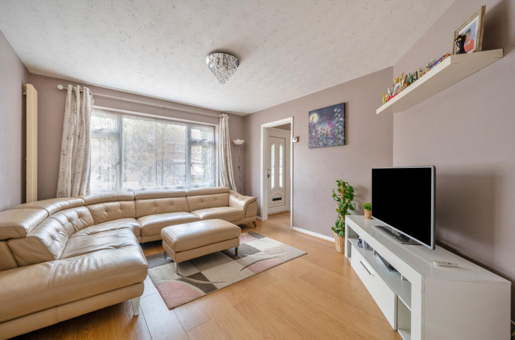 1302113-15-683d9a...