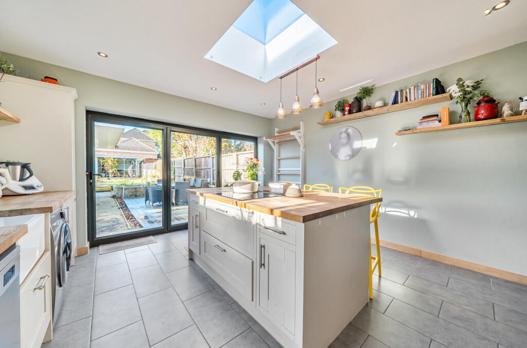 1385683-9-692f12c...