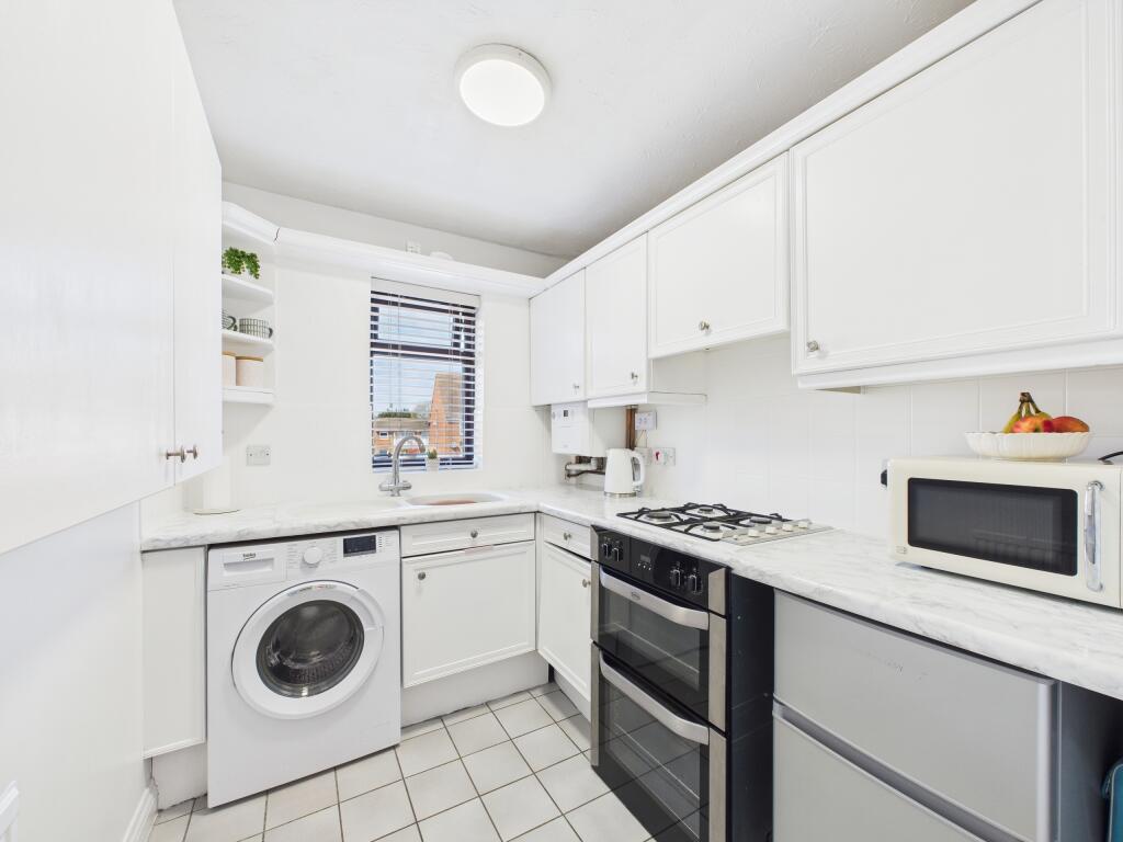 CAM02909G0-PR0373-STILL004