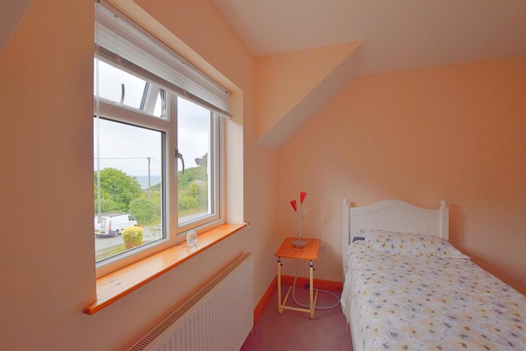 bedroomm.jpg