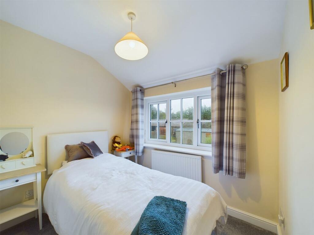 Bedroom: