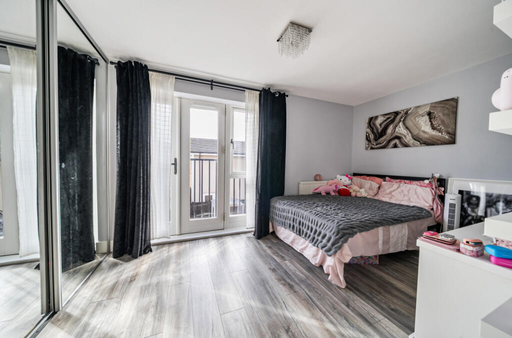 1348538-8-68b8057...