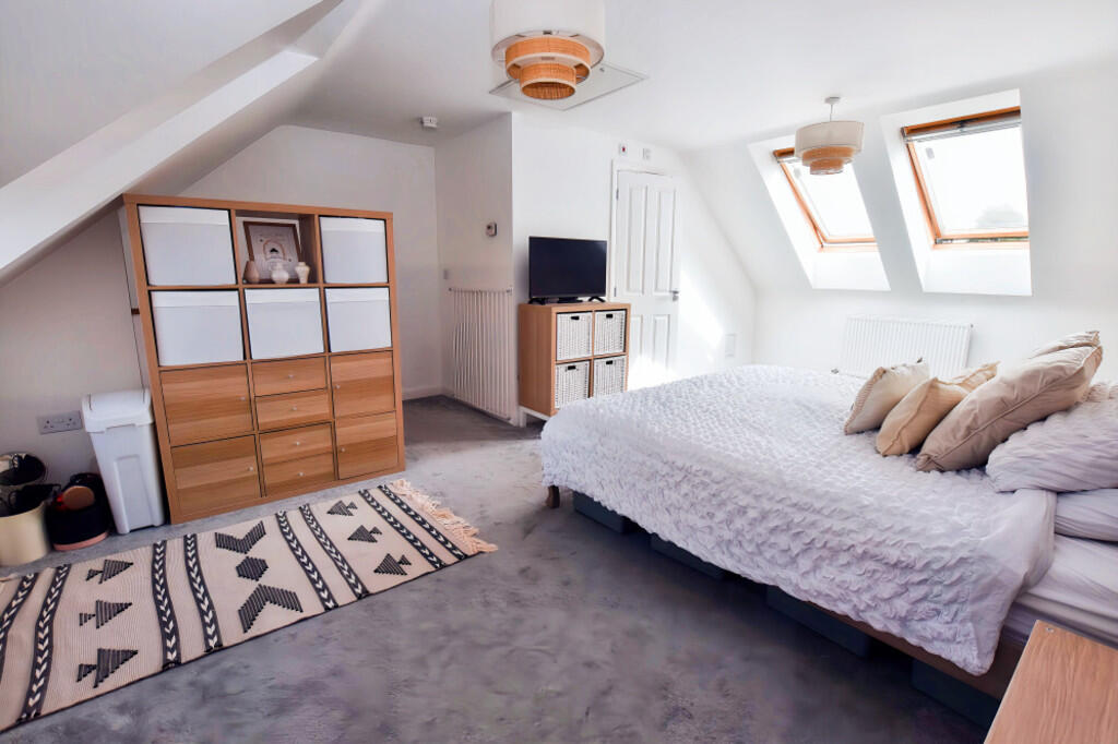 Principal Bedroom...