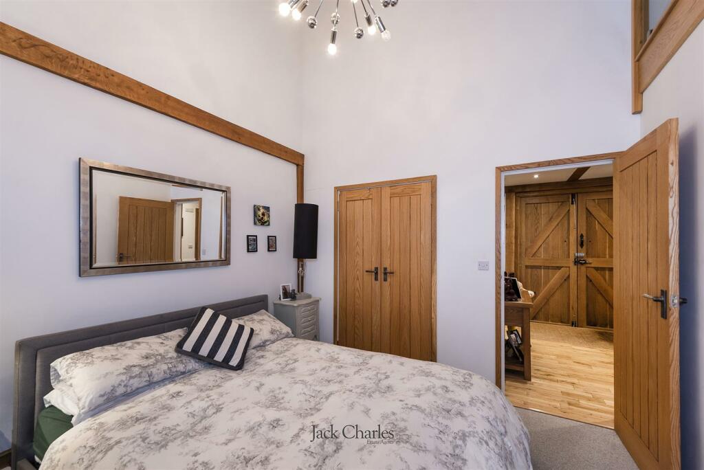 Little Bewl Farmhouse, TN3 8JL 024.jpg