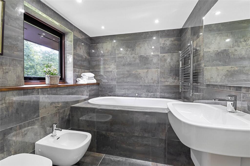 Bed 2 En Suite