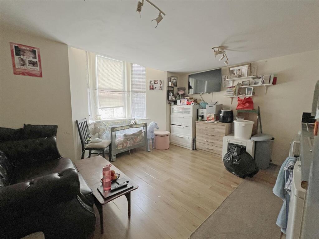 6 - Block of Flats for Auction, Easton.JPG