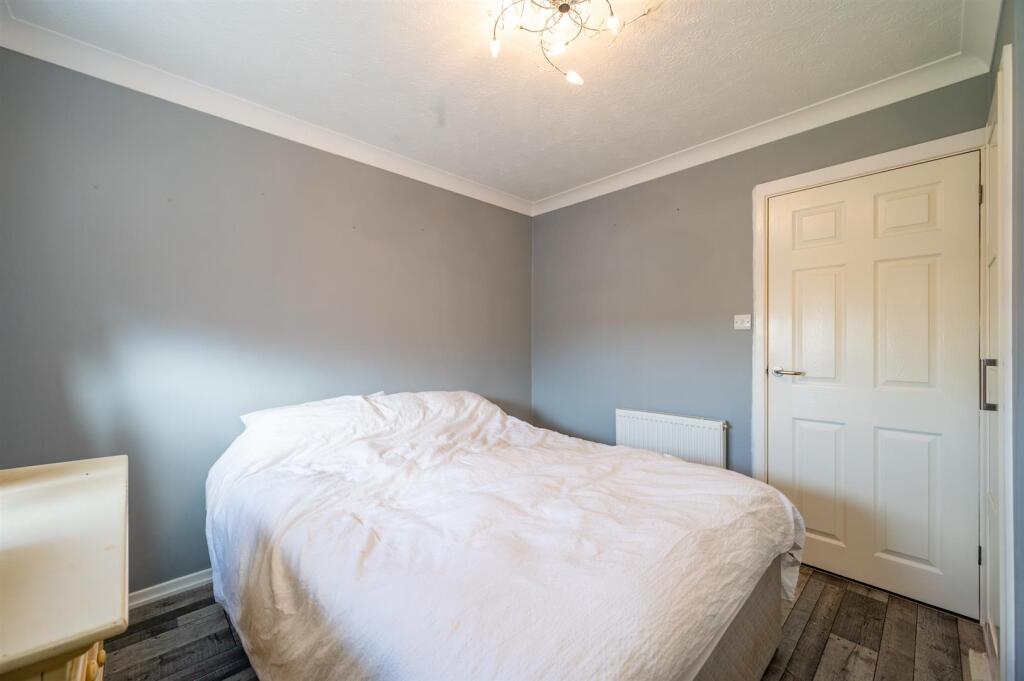 31 Cockleshell Gardens2210.jpg